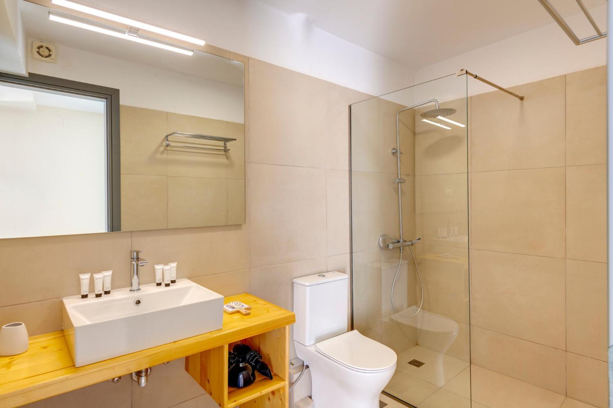 Hotel Kamelo Vári Dış mekan fotoğraf