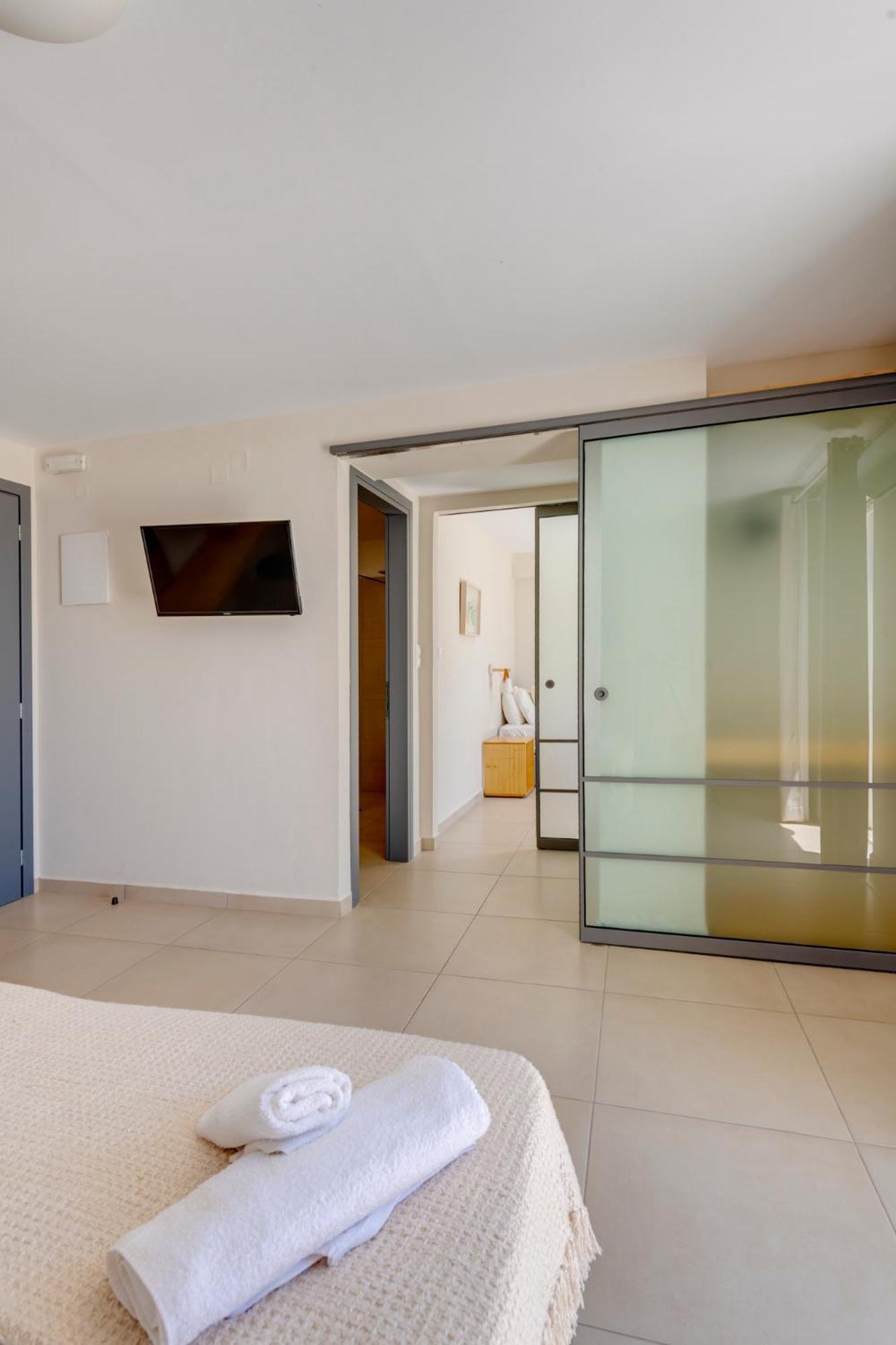 Hotel Kamelo Vári Dış mekan fotoğraf